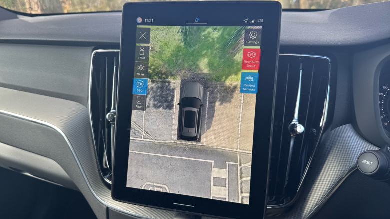 Volvo XC60 2.0 B5P Plus Black Edition 5dr AWD Geartronic Petrol Estate